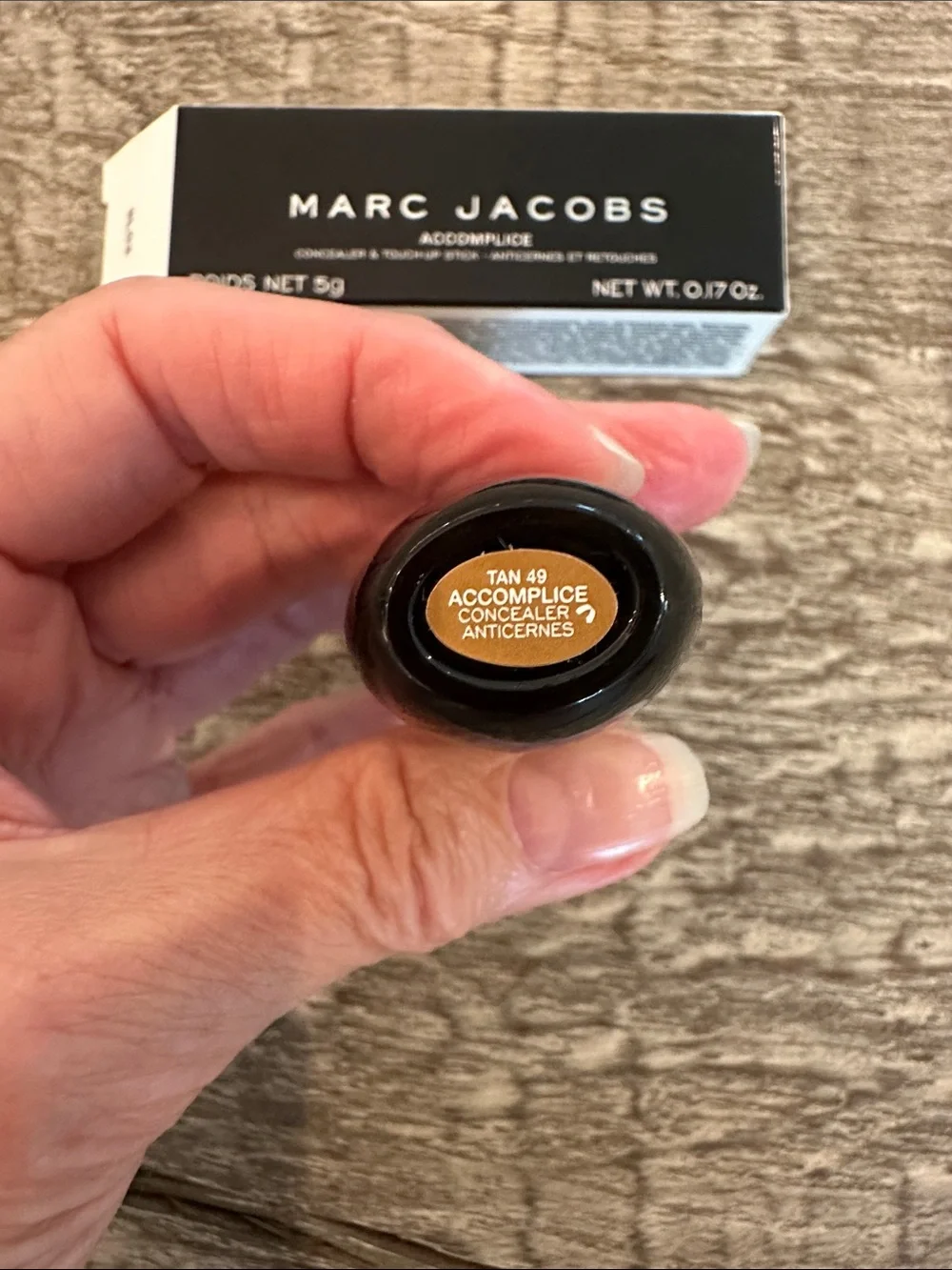 Marc Jacobs Accomplice Concealer & Touch-Up Stick Tan 49. NIB